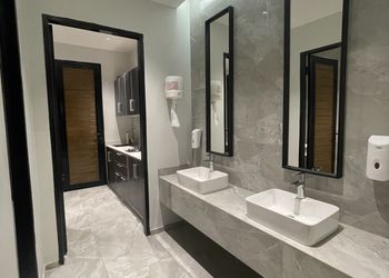 شاليه بملعب كرة طائرة 