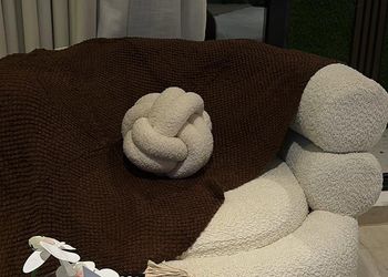 استديو بسرير ماستر وجلسة جانبية