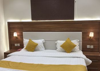 استديو بأثاث مريح وبسيط 