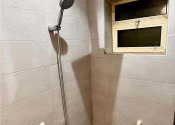 استديو بدخول ذاتي وسريرين مفردة 