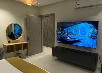 استديو بأثاث مريح وبسيط 