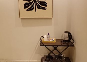 استديو بأثاث مريح وبسيط 