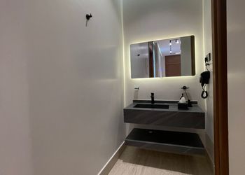 شاليه بمسبح خارجي وجلسة خارجية
