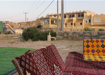 كرفان بإطلالة بحرية وجلسات