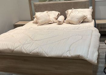 استديو بسرير ماستر وأثاث مريح 