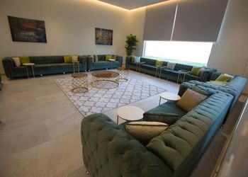 استراحة بإطلاله على حديقه ومسبح