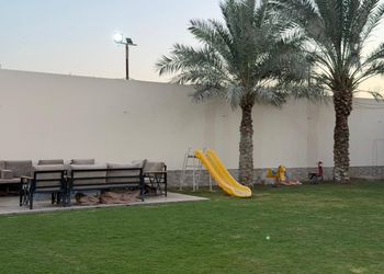 استراحة بجلسة خارجية ومسبح