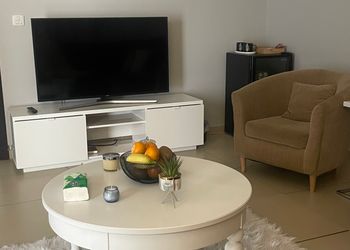 استديو هادئ بسرير ماستر