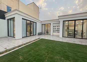 شاليه بإطلالة على الحديقة 