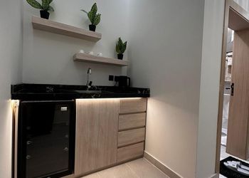 استديو بسرير ماستر وجلسة جانبية 