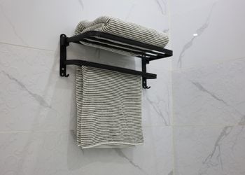 استديو بسرير ماستر وجلسه جانبيه
