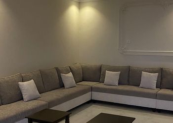 استراحة بمسطح اخضر وجلسه خارجيه