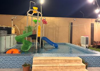 شاليه بمسبح وألعاب مائية