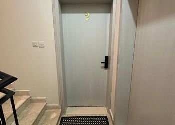 استديو بسرير ماستر وجلسة جانبية 