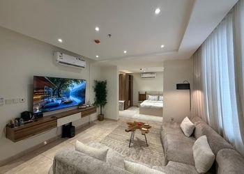 استديو بسرير ماستر وتصميم واسع 