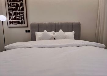 استديو بأثاث مريح وبسيط 44