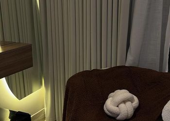 استديو بسرير ماستر وجلسة جانبية