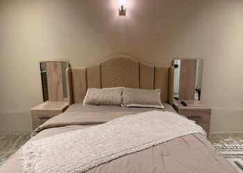 استديو بأثاث مريح وبسيط 