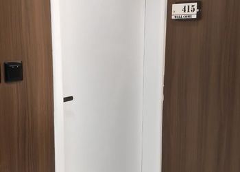 استديو بسرير ماستر وجلسة جانبية