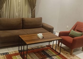 شقة  هادئة غرفة نوم و صالة جلوس