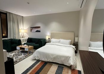 استديو بدخول ذاتي وسرير ماستر
