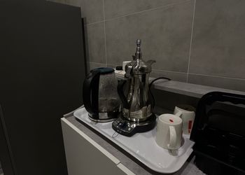 استديو بسرير ماستر وجلسة جانبية 