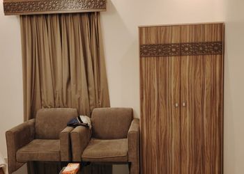 استديو بسرير ماستر وأثاث مريح 