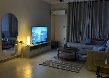 شقة بغرفة نوم وصالة انيقة