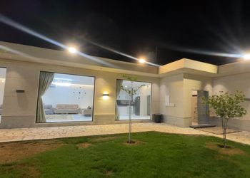 شاليه بمجلس مطل على المسبح 