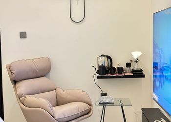 استديو هادئ بسرير ماستر