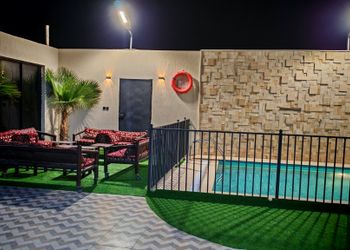شاليه بمسبح والعاب أطفال