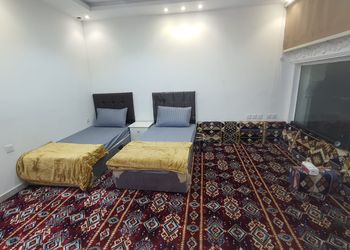 غرفة نوم و ألعاب اطفال خارجيه.