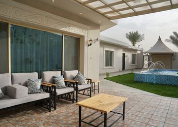 شاليه بألعاب مائية ومسبح 