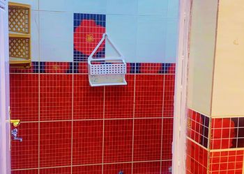 شاليه بمسطح اخضر وجلسة خارجية 