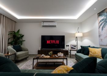 شقة بغرفتين نوم وسينما وجاكارو
