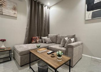 استديو بتصميم انيق ودخول ذاتي 