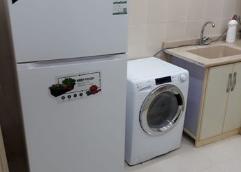 شقة بغرفة معيشة وغرفتين نوم 
