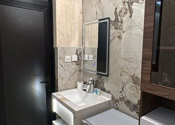 استديو بسرير ماستر وجلسة جانبية