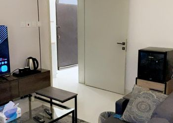 استديو بسرير ماستر وجلسة جانبية 