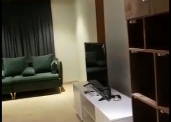 شقة بغرفتين نوم وغرفة جلوس 