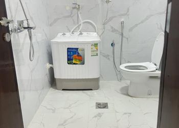 شقة بغرفة جلوس وغرفتين نوم 