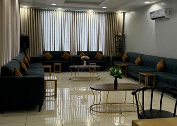شاليه بألعاب أطفال ومسبح