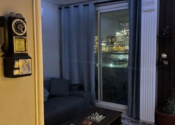شقة ببلكونة مطلة ودخول ذاتي