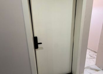 استديو بسرير ماستر وجلسة جانبية 