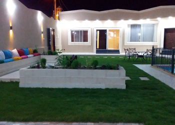 شاليه بجلسه مطله على المسبح