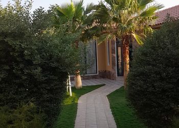 شالية بمسبح وجلسة خارجية 