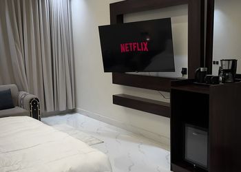 استديو هادئ بسرير ماستر 