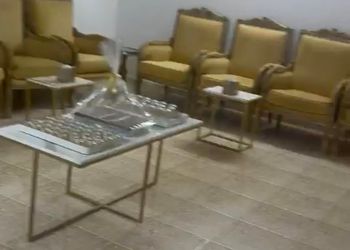 استراحة بمجلس وفناء خارجي 
