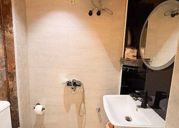 استديو بسرير ماستر وجلسة جانبية