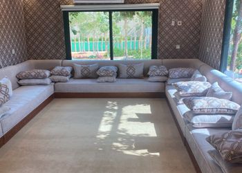 استراحة بمسطح اخضر ومجالس